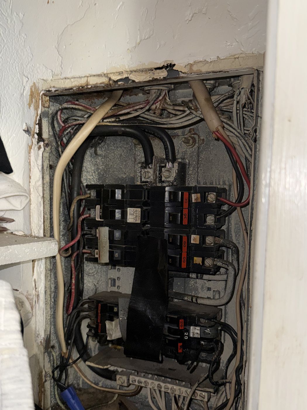 Panel upgrade in Dallas: before